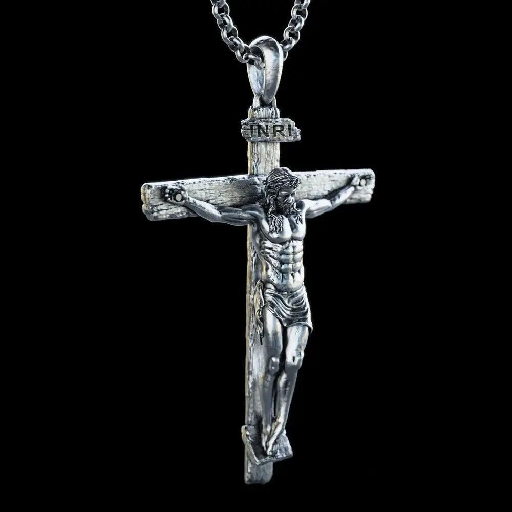 Colar Crucifixo Jesus Cristo em Aço e Prata