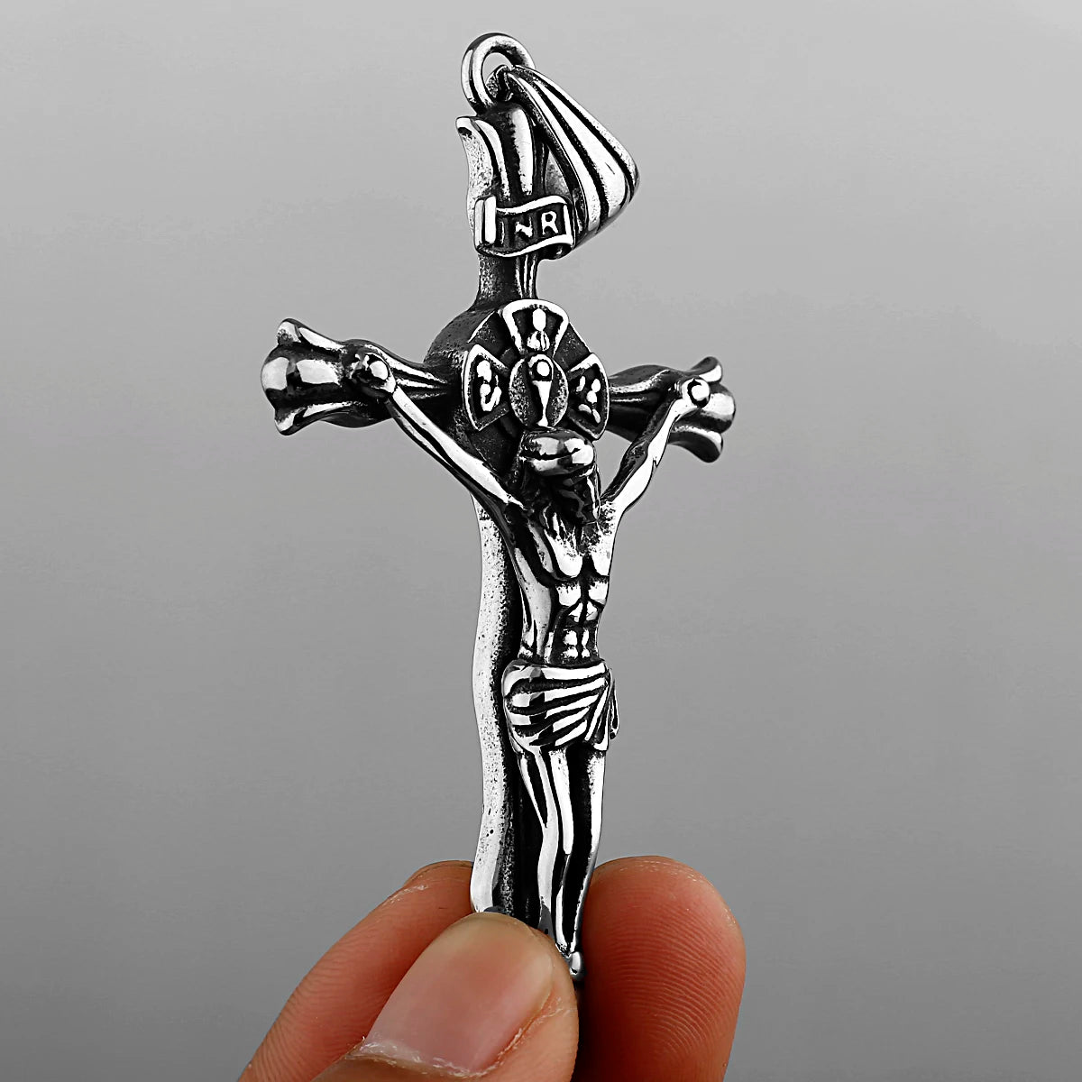 Colar Crucifixo Clássico em Aço Inoxidável Maciço