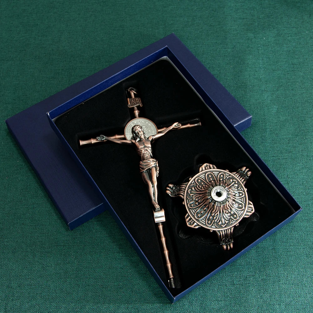 Crucifixo de Mesa Banhado a Ouro em Prata ou Bronze com Medalha de São Bento