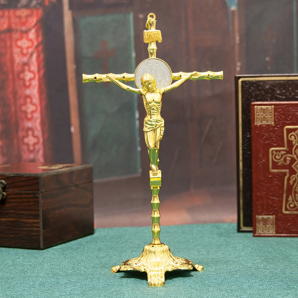 Crucifixo de Mesa Banhado a Ouro em Prata ou Bronze com Medalha de São Bento